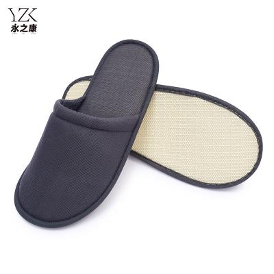 China Exquisite Disposable Hotel Amenities OEM Custom Logo Personalized Wholesale Luxury Washable Hotel Room Spa Guest Disposable Slippers for sale