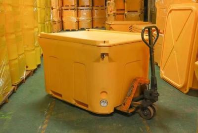 Κίνα 1000L Capacity Insulated Fish Container PE PU Foam Material προς πώληση