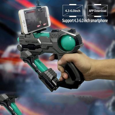 China El juego virtual de AR enciende para arriba el arma Bluetooth del juguete compatible con IPhone Android Smart en venta