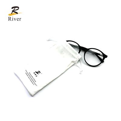 China Wholesale polyester and polyamid color printing pocket spectacle microfiber fabrics monocle pocket eyeglass case for sale