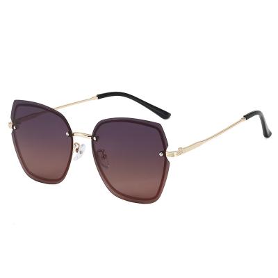 China Fashion Sunglasses Wholesale Custom Fashion Popular Metal Sunglass Polarized Sunglasses Women for sale