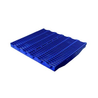 China Pig Farm Plastic Leaking Slat Flooring For Livestock Pig Farm for sale