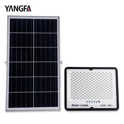 China Remaining Electric Outdoor YANGFA Smart Display Power Display Quantity IP65 Solar Powered Flood Light for sale