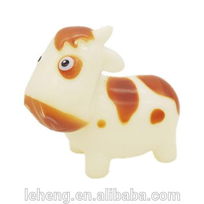 China High Quality Small Plastic Cow Spray Water Baby Bath Toys Chinese Toy Manufacturer for sale