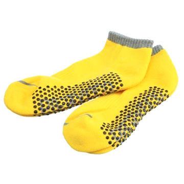 China Custom Logo, design anti Skid Pilates knitting cotton women Yoga Socks for sale