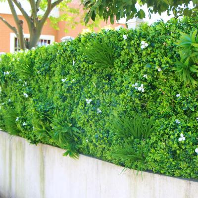 China Real Touch Factory Sale UV Proof Green Plant Wall Artificial Green Fence For Garden Decoration for sale