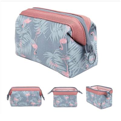 China 2019 Fashion New Fashion Custom Flamingo Light Blue Women's Cosmetic Bag for sale