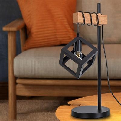 China Beautiful Factory Direct Supplier Metal Square Desk Lamp Iron Table Lamp With E27 Holder for sale