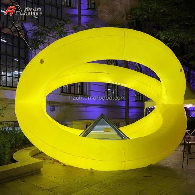 China Advertising Yellow Inflatables Lighting Inflatable Model For Promotion for sale