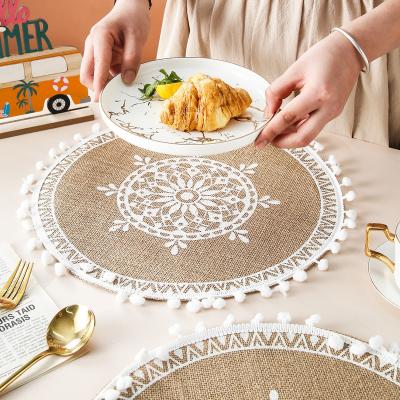 China Viable round cotton and canvas fabric family decorative heat insulation anti-scalding table mat for sale