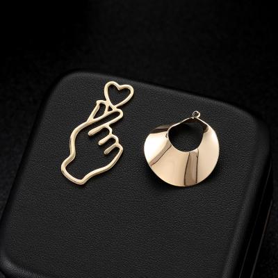 China TRENDY 14K Gold Plated Brass Geometric Finger Heart Shape Charms For Drop Earrings for sale