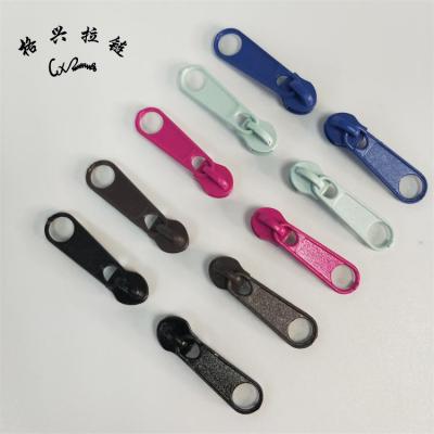 China Other Long Plate In Stock 3# Nylon Zipper Slider for sale