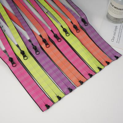 China Quality Newest Designs Popular Useful Colorful Wholesale Custom zipper long chain nylon waterproof rubber zipper Te koop