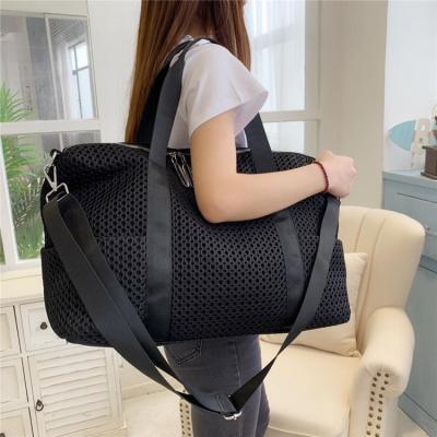 China 2021 Newest Light Weight Large Duffle Bag Waterproof For Men And Women Mesh Duffle Bag for sale