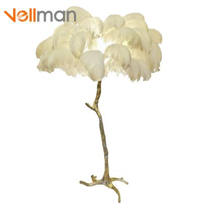 China 2021 Contemporary Natural INS Product Hot Palm Ostrich Feather Feather Floor Lamp for Centerpieces Wedding Decoration for sale