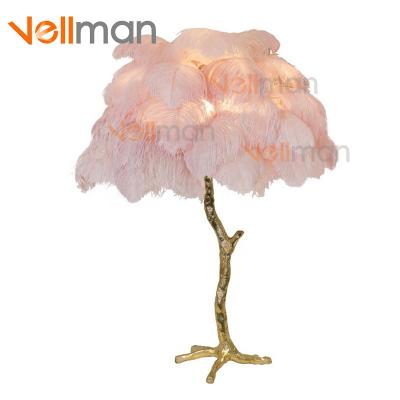 China 2021 Hot Product Modern INS Palm Natural Ostrich Feather Feather Table Lamp For Centerpieces Wedding Decoration for sale