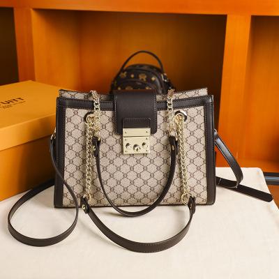 China Lady Decorative Original European Fashion Designer Bags Top Quality Genuine Leather Luxurious Handbags With Famous Brand Copy for sale