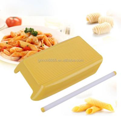 China Plastic Viable Gnocchi Maker Gnocchi Spaghetti Macaroni Pasta Board Rolling Pin Baby Food Supplement Molds Stamps Kitchen Tool for sale