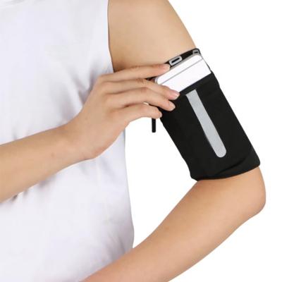 China With Reflective Band Sleeve Bag Wrist Strap Earphone Hole Arm Zipper Elastic Arm Sleeve Best Running Sports For Women And Men for sale