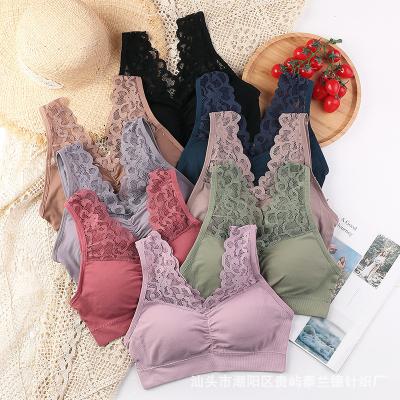 China Seamless Lace Plus Genie Bra With Pads Seamless Strapless Sexy Lift Up Big Big Breast Back Wireless Bra Yoga Sports Bra for sale