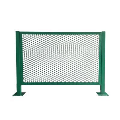 China Galvanized Powder Coated Anti Dazzle Traffic Barrier Wire Mesh Fence Highway Road for sale