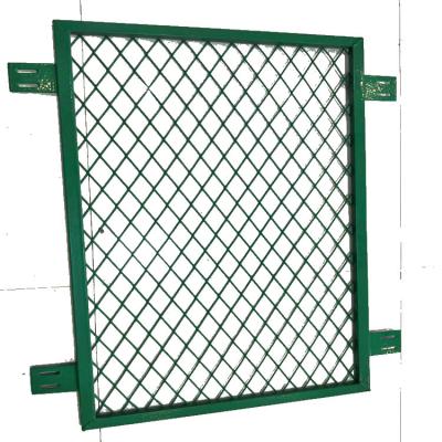 China Zinc Steel Metal Highway Safety Guardrail Security Wire Mesh Fence For Highways for sale