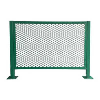 China Galvanized Powder Coated Anti Glare Metal Mesh Fence For Highway In Stainless Steel for sale