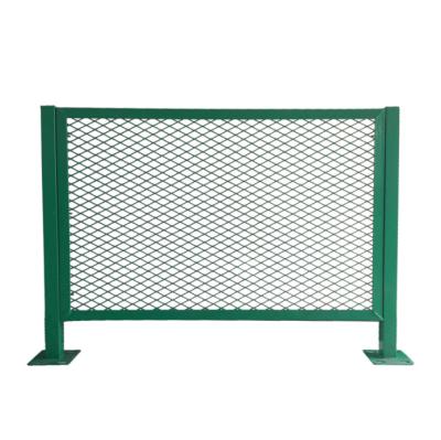 China Roadway Safety Galvanized Powder Coated Anti-Glare Barbed Wire Fence For Highways for sale