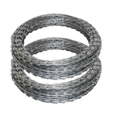 China Anti Corrosion Stainless Steel Barbed Wire For Traffic Safety Fence for sale