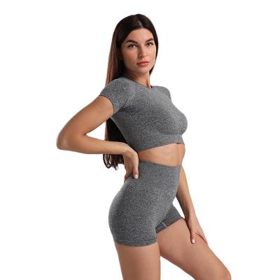 China Fashion Breathable Yoga Set Women Summer Sportswear Seamless Shorts Sheaths Yoga Tops Quick Dry Running Fitness Shorts 2 PCS Suit Wholesale for sale