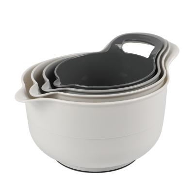 China Sustainable 4pcs Round Handle Food Grade PP Family Kitchen Material Salad Mixing Plastic Bowl for sale