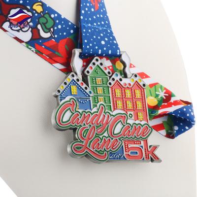 China Europe Longzhiyu Candy Cane Lane Colorful House Custom Soft Metal Enamel Zinz Alloy Christmas Festival Medal for sale