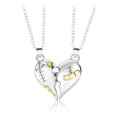 China TRENDY 2Pcs/Set Magnetic Couple Necklace Lovers Heart Break Pendant Long Distance Relationship Charm Necklace for Lover Men Women 2023 for sale