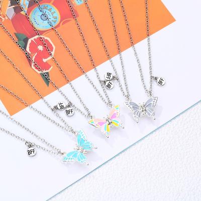 China TRENDY 2Pcs/Set Flower Butterfly Magnet Pendant Good Friend Best Friend BFF Necklace for Women Girl Fashion Jewelry Gift for sale