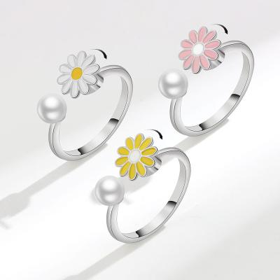 China Nickel-Free Lead-Free Rotating Fidget Anxiety Relieving Stress Adjustable Women Rotatable Daisy Flower Imitation Pearl Jewelry Finger Ring for sale