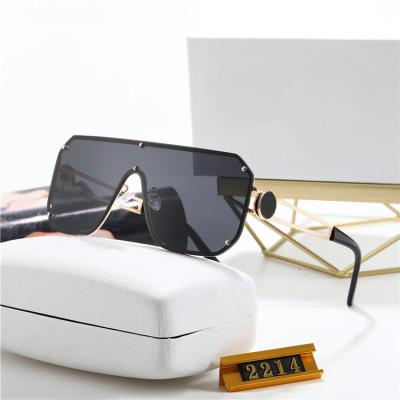 China Fashion sunglasses 2021 large frame fashion sunglasses 2214 new metal wind proof sports gradient one-piece sunglasses for sale