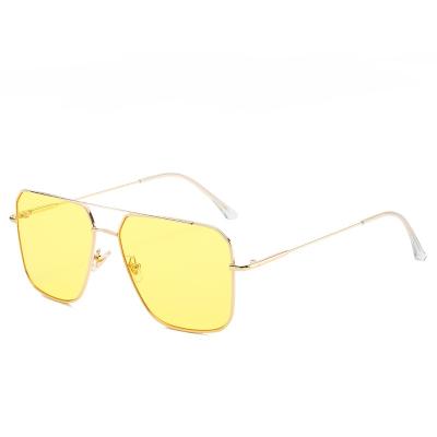 China Fashion Sunglasses Metal Frame Large Driving Sun Protection Glasses Shape Irregular Color Sunglasses Changing River for sale