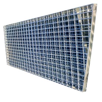 China Industrial Hot Dipped Galvanized Composite Steel Grating Stair Tread for sale