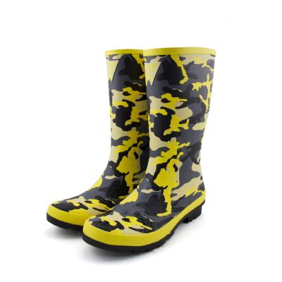 China Classic Fashion Trend Design Women Waterboots Rubber Rain Boots With Camouflage Printing for sale