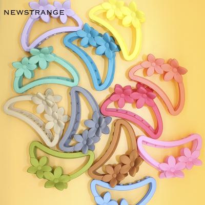 China New Decor Design Hair Claw Large Matte Acrylic Plastic Elegant Flower 9cm Hair Claw Clip Hair Jaw Clip For Women for sale