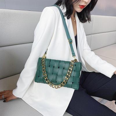 China Weave women's clutches chain design women's weave clutches chain design shoulder bags for women 2021 luxury handbag ladies throw bag women handbags for sale