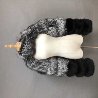 China Hot Sale Anti-wrinkle Lady Silver Fox Fur Sheaths Winter New Fashion Natural Fur Coat Two Sleeve Fox Fur For Women for sale