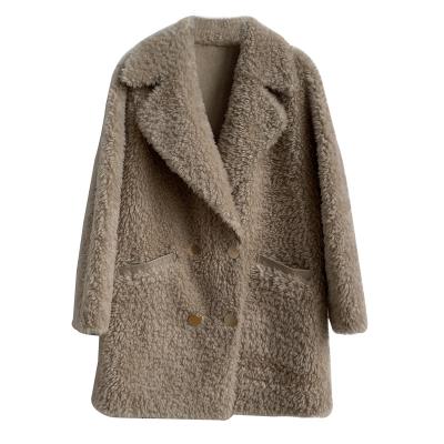 China Latest Anti-wrinkle Women Shearling Coat Winter Sheep Shearling Jacket Loose Lambs Wool Jacket for sale