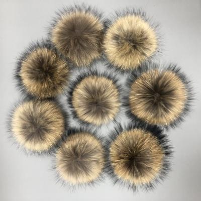 China Size 15cm DIY Large Real Circular Raccoon Fur Pompoms Balls Fox Fur Pompom For Hats Bags Shoes Scarves Accessories Raccoon Fur Pom Pom for sale