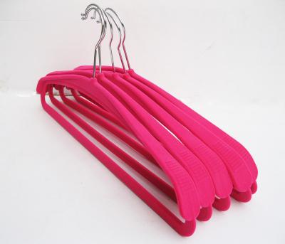 China Save The Space Manufacturer Customized Luxury Anti Slip Smart Clothes Plastic Coat Velvet Hanger Rack for sale