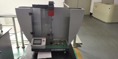 China Equipo de laboratorio de conformación de la máquina de prueba del impacto de Izod de los plásticos con ASTM D256 ASTM D6110 en venta