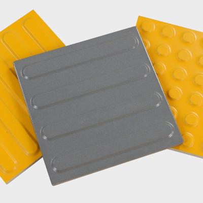 China Gray Yellow Indicator Ceramic Blind Non-Slip Road Supplier China Brick Tactile Tile for sale