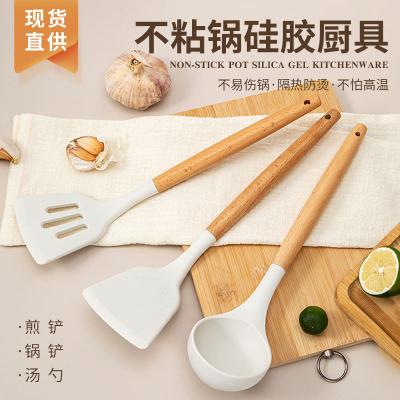 China Best Viable Selling Set of 3 Wooden Handle Rubber Silicone Spatula Accessories Cooking Tools Silicone Kitchenware, Wooden Kitchenware for sale