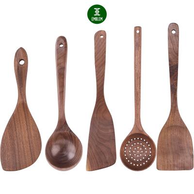 China Sustainable Wooden Kitchen Utensils Set, 5 PCS Handmade Natural Walnut Wooden Spoons For Cooking, Nonstick Wooden Kitchen Cooking Spoons for sale