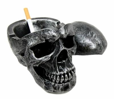 China Resin Handmade Popular Skull Design Funny Skull Ashtray With Lid for sale